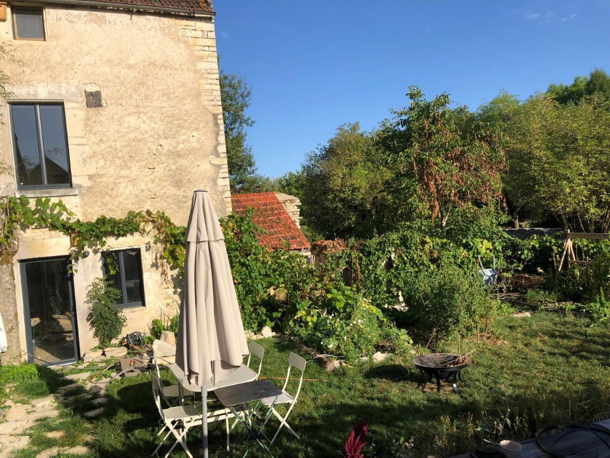 Maison Au Bord De L'Eau Annay-sur-Serein Exteriér fotografie